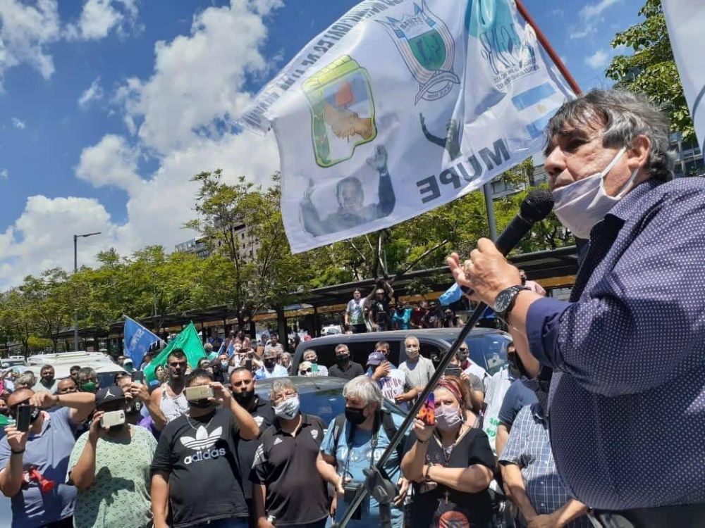La Multitudinaria caravana de Municipales exige frenar la precarización laboral
