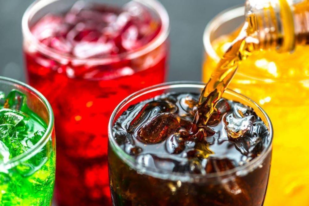 Bebidas azucaradas. Un estudio calcul el perjuicio que le generan al sistema sanitario
