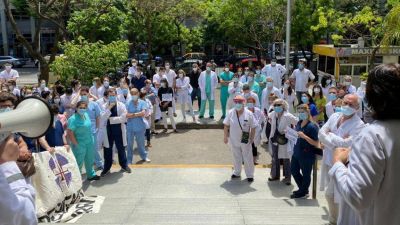 Médicos porteños presionan al sindicato por aumento salarial del 100% y amenazan con sobrepasarlo con acciones directas