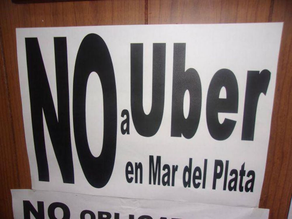 Taxistas preparan una movilizacin en contra de Uber para el 25 de noviembre