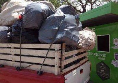 En la plaza Vera y el parque Mitre recogen casi dos toneladas de residuos por mes