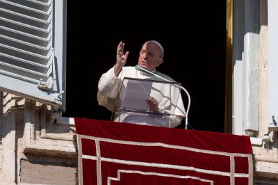 �ngelus: Jes�s, �pastor lleno de mansedumbre y misericordia�