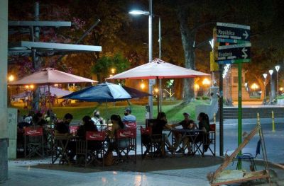 El COE dispuso la ampliaci�n de horarios para locales gastron�micos