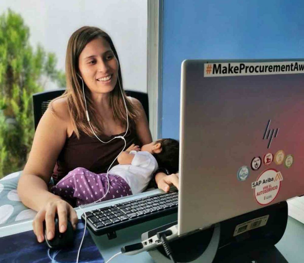 Coca Cola FEMSA amplia licencia de maternidad e implementa jornadas flexibles