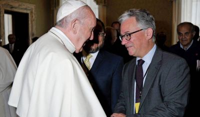 Francisco afirma en un nuevo libro que las mujeres no necesitan ser sacerdotes para dirigir la Iglesia