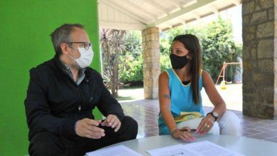 Tres de Febrero: Valenzuela anunci� apoyo econ�mico a los jardines