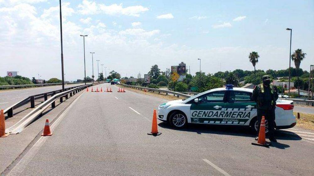 Ambientalistas bloquearon con un acampe el puente Rosario-Victoria en reclamo de la ley de humedales
