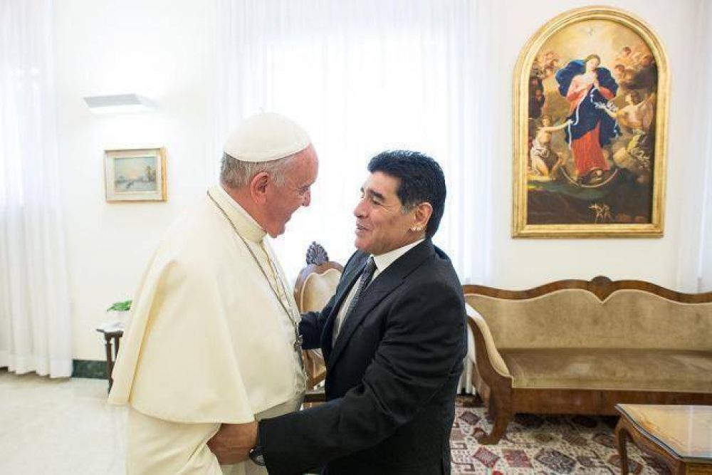 Cuando Maradona hizo sentir al Papa nostalgia de volver a Argentina