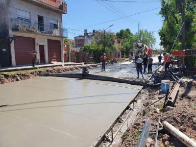El municipio asfalta m�s de 20 cuadras en Villa Albertina