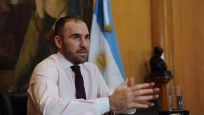 Guzm�n con l�deres empresarios, para disipar rumores de devaluaci�n