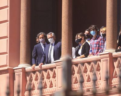 El d�a despu�s: un operativo absurdo, m�s fr�o entre Alberto y Cristina, y las miserias pol�ticas de un pa�s paralizado (otra vez) por Maradona