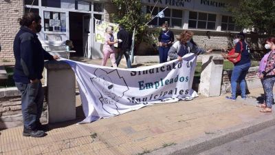 Protesta en el Policl�nico por el paro municipal