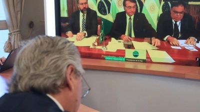 Maradona sirvi� para romper el hielo en la primera charla entre Alberto y Bolsonaro