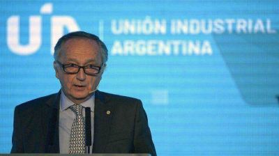 Industriales pidieron baja del costo salarial y cambio en la pol�tica tributaria