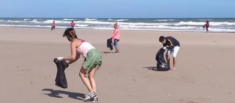 Reunieron 30 bolsas de residuos en la limpieza de playas