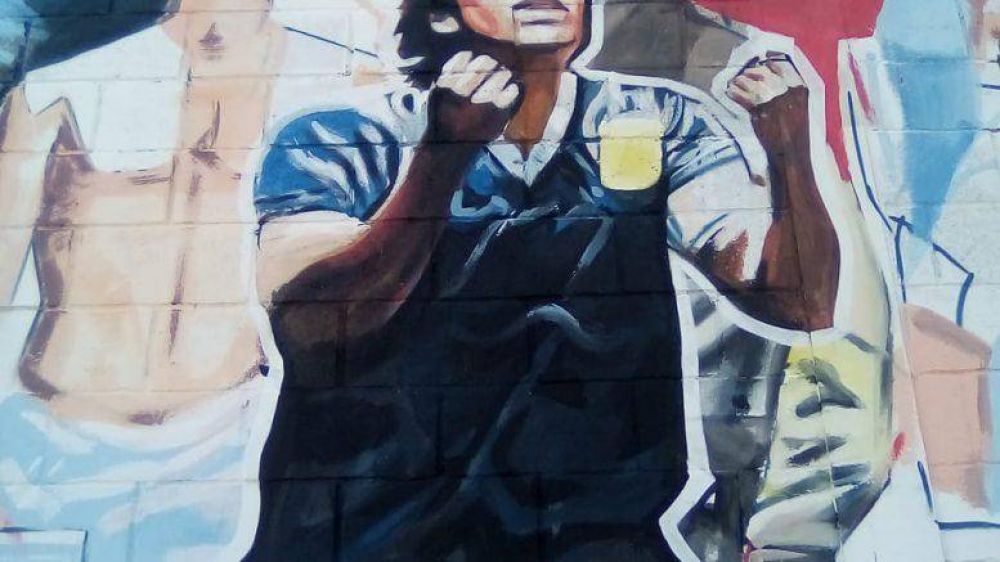 Merlo: Maradona en las paredes
