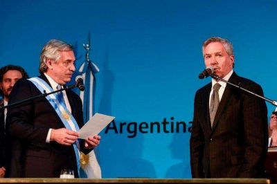 Alberto Fern�ndez descart� la renuncia de Felipe Sol� para evitar una crisis pol�tica en el Gabinete Nacional
