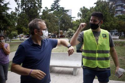 Valenzuela otorg� 8 por ciento de aumento a municipales de Tres de Febrero y un bono Covid