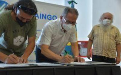 Ituzaing�: P�rsico y Descalzo firmaron convenio para la gesti�n de residuos s�lidos urbanos
