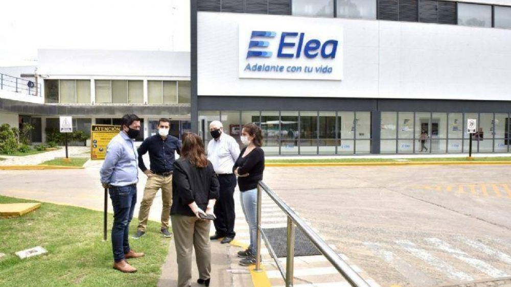 Nardini visit� la planta de Laboratorio Elea