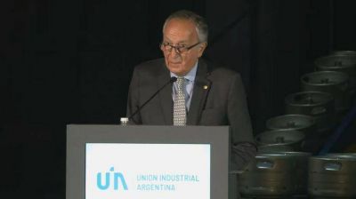 Miguel Acevedo, de la UIA, pidi� hacer 