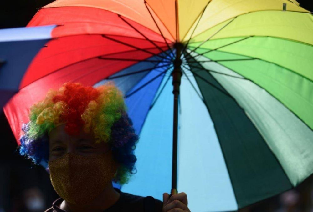 La Marcha del Orgullo copó las calles de La Plata con bombos, banderas y baile