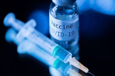 Ante el afán por una vacuna contra el coronavirus: ¿qué pasa si hay efectos adversos en las personas?