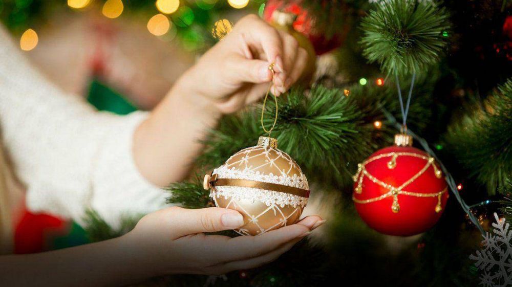 Decorar el �rbol de Navidad sale un 54% m�s que en 2019