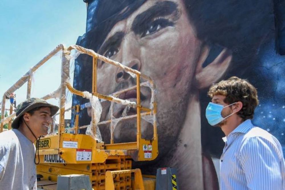 Andreotti supervis los ltimos detalles del Tnel Diego A. Maradona y los murales que lo homenajean