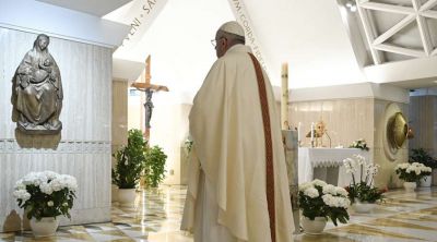 Papa Francisco: La oraci�n es la �nica salida cuando parece que todo se derrumba