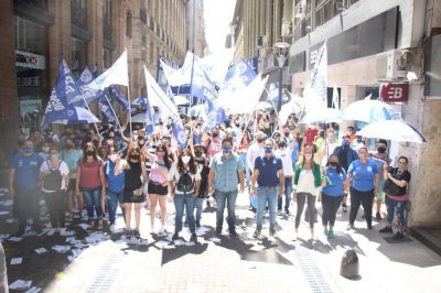 Mercantiles de empresas de cobranzas reclaman bono de fin de a�o ante aumento de clientes