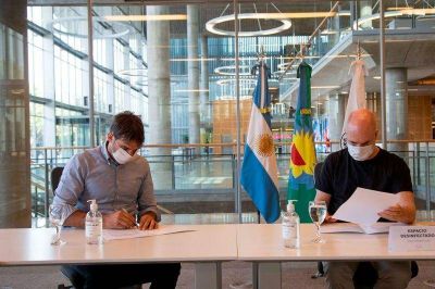 Manuel Passaglia firm� convenio con Larreta