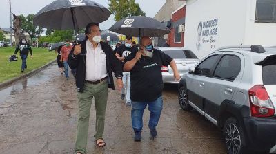 Godoy confirm� que se reabren las paritarias en el Estado, que va por un bono y que habr� 30 mil pases a planta
