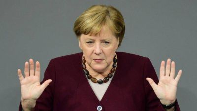Alemania anunci� el cierre de las escuelas y los comercios no esenciales hasta el 10 de enero por el r�cord de contagios de covid-19