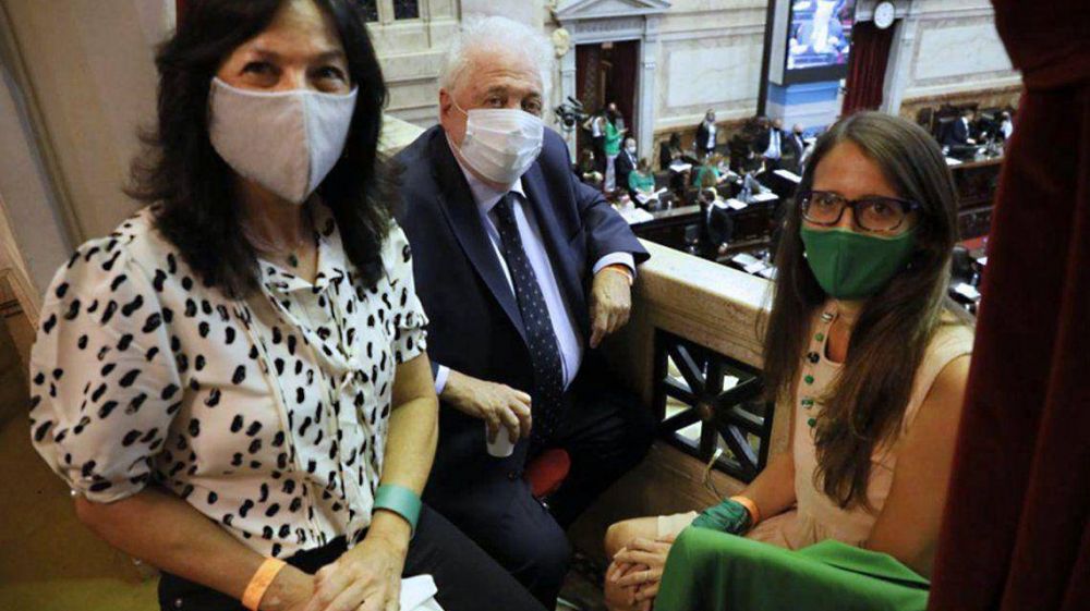 Vilma Ibarra, Gins Gonzlez Garca y Elizabeth Gmez Alcorta abren en el Senado el debate del aborto