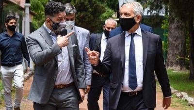 Men�ndez recibi� la visita del Ministro Alak y juntos visitaron el predio donde se construir� el departamento judicial