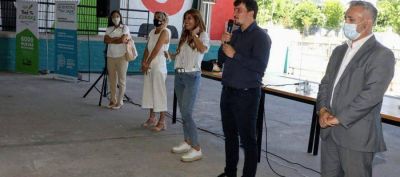 El intendente Chornobroff y la diputada Magdalena Sierra entregaron escrituras a vecinxs del Barrio 4 de Junio
