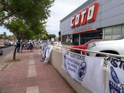 Coto reincorporar a los trabajadores despedidos
