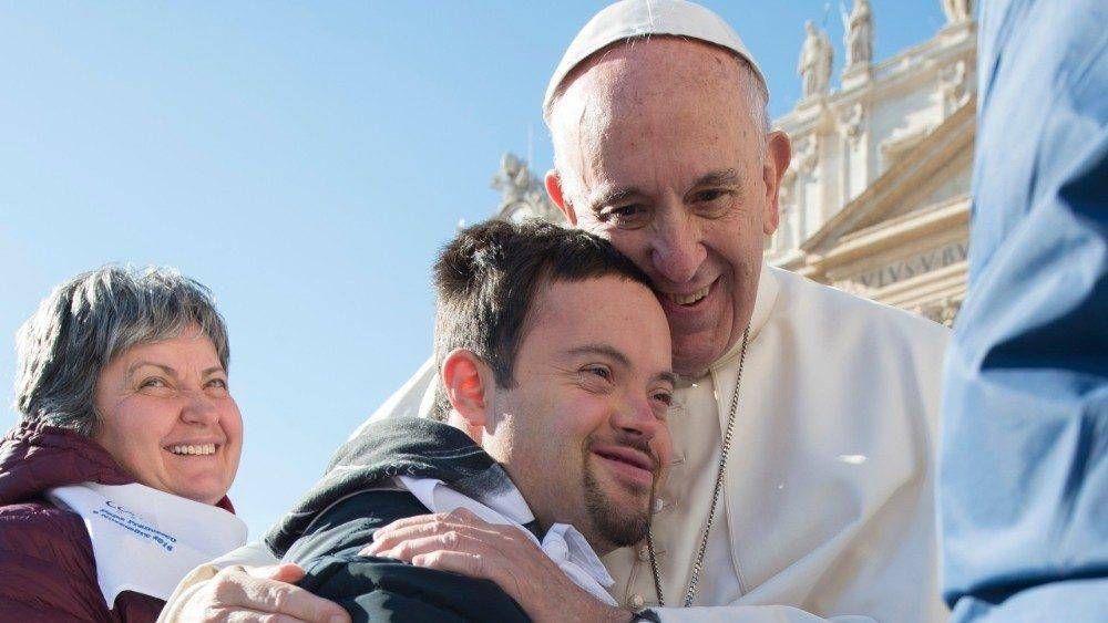 El Papa: la paz se construye cuidando de los m�s fr�giles