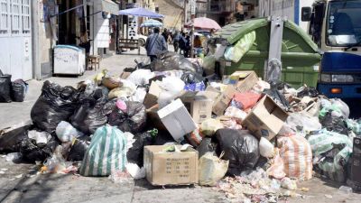 Cochabamba: La ciudad se inunda basura por bloqueos en el sur