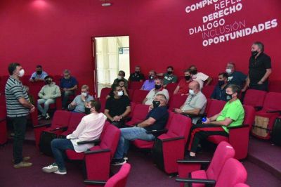 Naci�n entreg� 4 millones de pesos a 8 clubes de la ciudad para infraestructura
