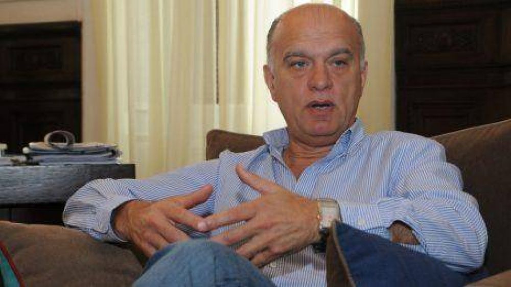 Grindetti: �Desde provincia no nos han informado nada sobre la vacuna�