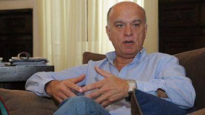 Grindetti: �Desde provincia no nos han informado nada sobre la vacuna�