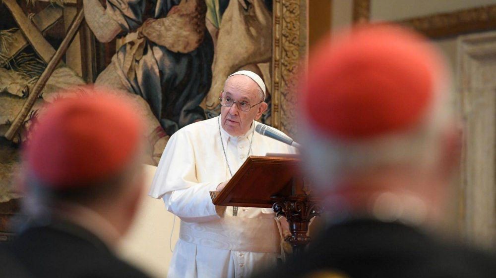 El Papa a la Curia: Somos siervos in�tiles en camino, no a los conflictos