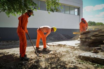Escobar: Refaccionan tres primarias y en 2020 suman 36 las escuelas arregladas por el municipio