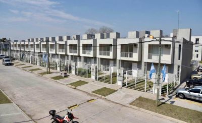 Entregaron la �ltima tanda del a�o de las viviendas del plan Procrear en Castelar
