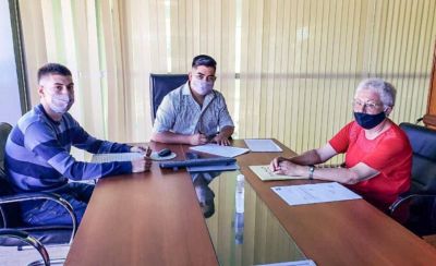 Dolavon: se firm� el contrato de obra para construcci�n de la Estaci�n de bombeo y nexo cloacal en el barrio Las Norias y SUTIAGA