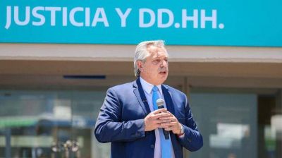 Alberto Fern�ndez habl� con Lacalle Pou y analiza restricciones por la nueva cepa