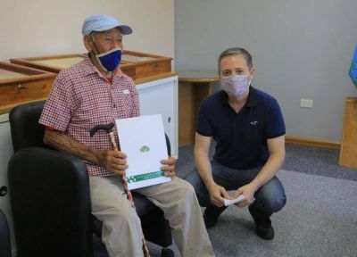 Gray entreg� subsidios a vecinas y vecinos de Esteban Echeverr�a