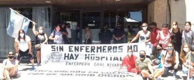 Enfermeras contin�an con el reclamo salarial